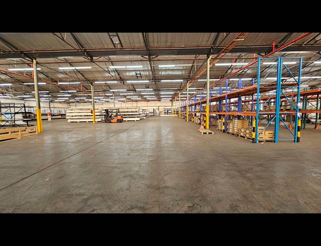 7,772M² WAREHOUSE TO LET IN ISANDO
